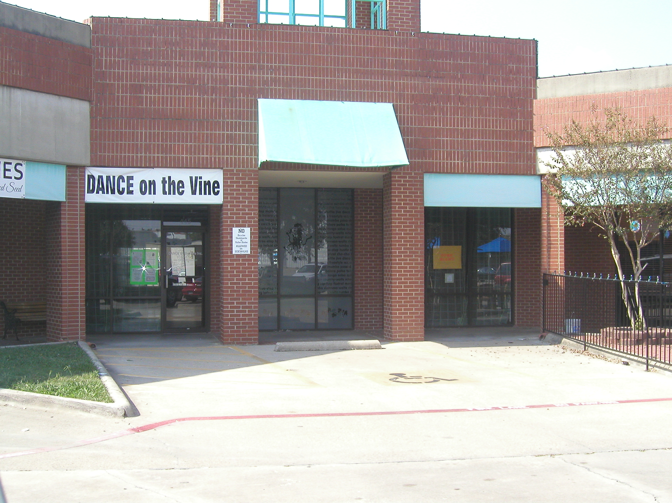 Entrance at bottom corner of strip center